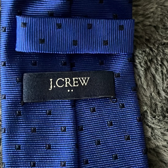 EUC Men’s J Crew Royal Blue/Black Dots Silk Tie - Picture 3 of 6